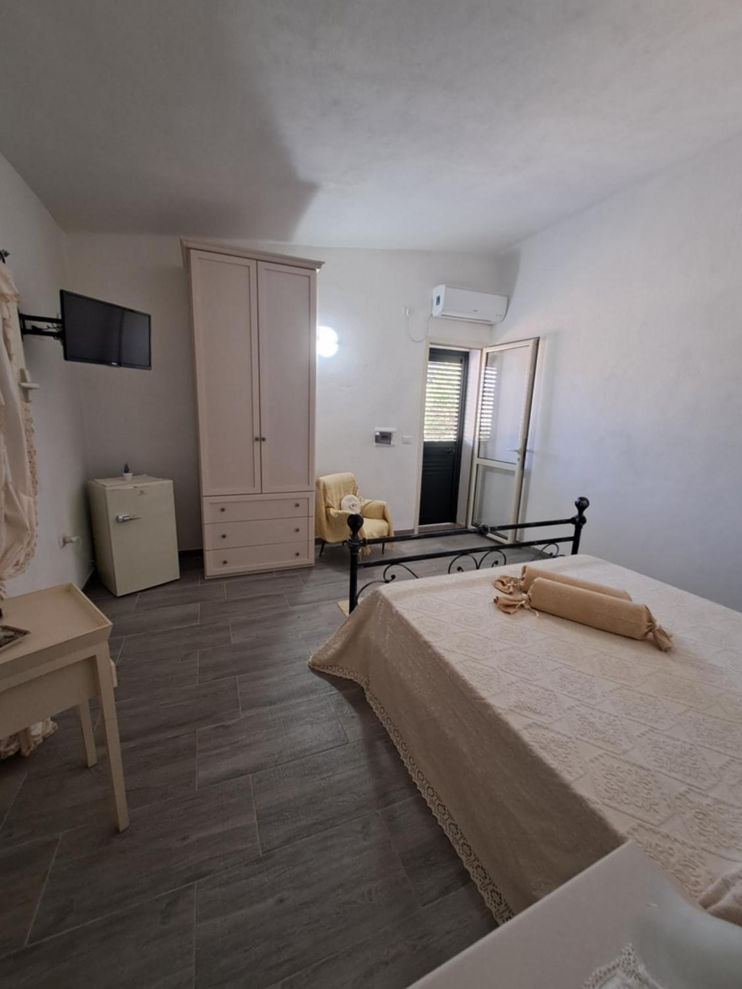 B&B Li Salcuneddi Aglientu Exterior photo